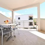 Adria Apartamento *