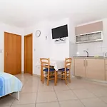 Adria Apartamento *