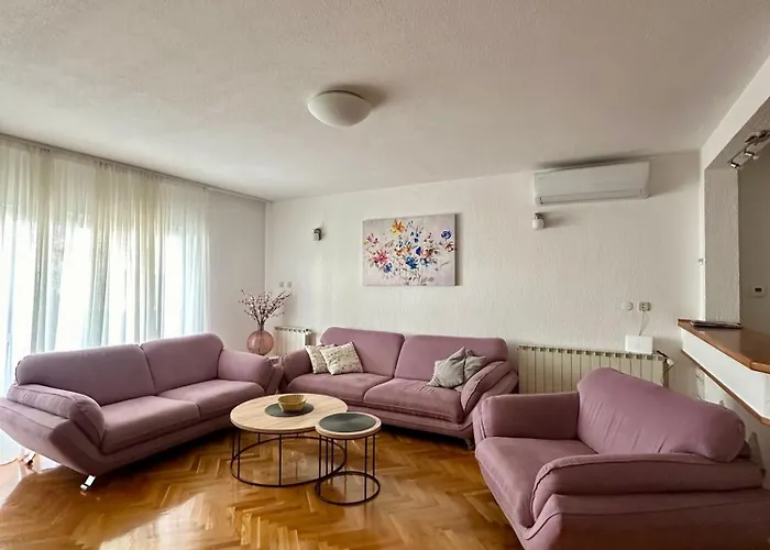 Adria Apartmán *